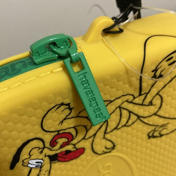 🆕 Havaianas Yellow Disney Characters Wristlet! 100% silicone! 💥 - Picture 10 of 12